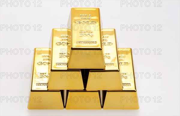 Pyramid of 200g gold bars
