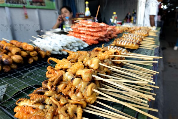 Grill skewers with squid and seafood