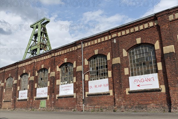 Winding tower and workshop building