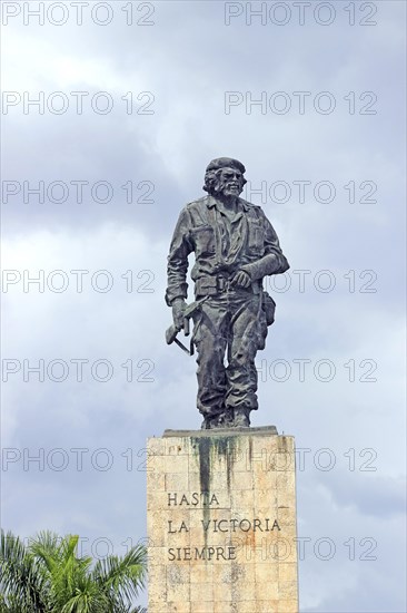 Che Guevara statue