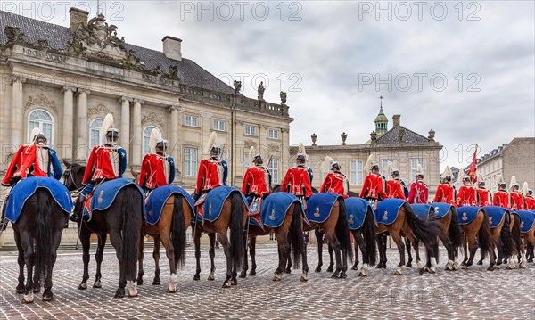 Soldiers from the Guard Hussar Regiment in front of the Royal Amalienborg Palace