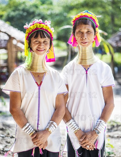 Two Kayan women