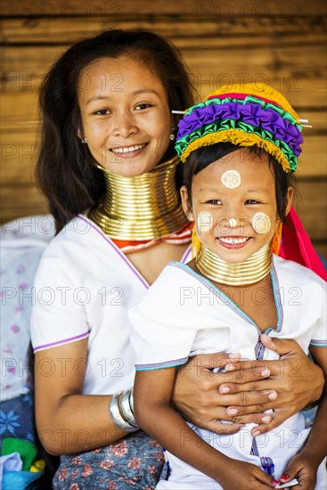 Kayan mother and daughter