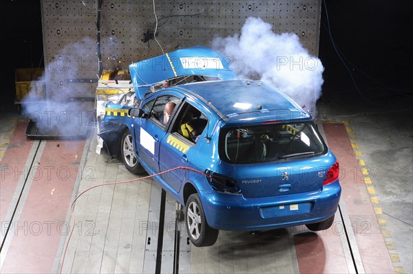 Car crash test