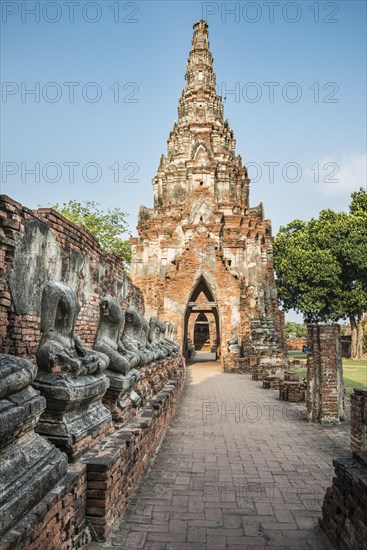 Headless Buddha statues