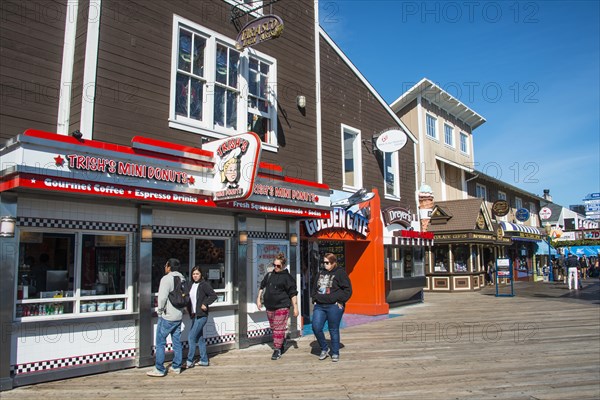 Shops and restaurants at Pier 39