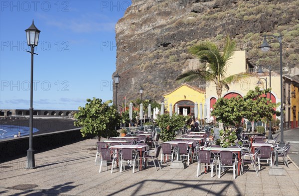 Restaurant on the promenade of Puerto de Tazacorte