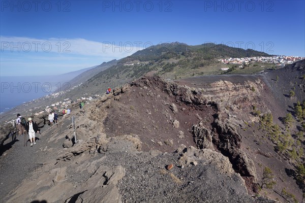 Hikers on the San Antonio volcano