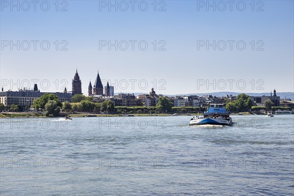 Cityscape with Mainz Cathedral