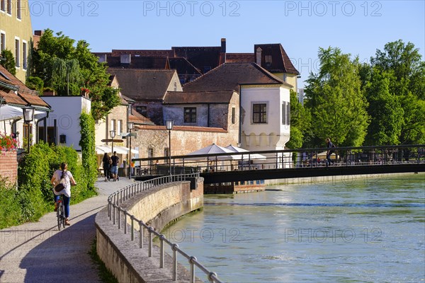 Isar promenade and Landsteg over the Isar