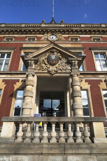 Entrance with imperial eagle on the post office