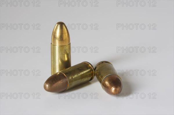 Pistol ammunition