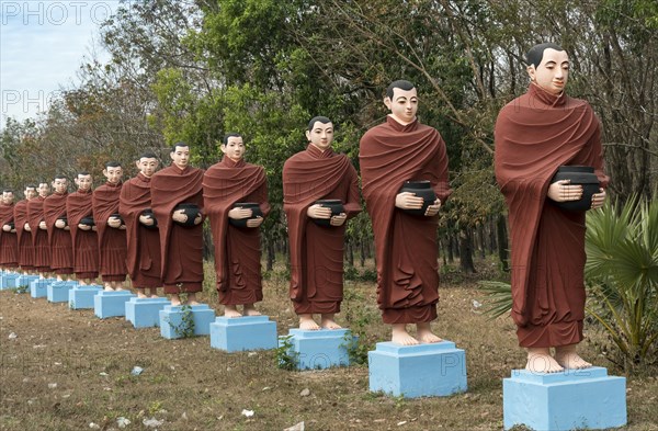 Row of statues of the 500 Arahant followers of Buddha at Win Sein Taw Ya