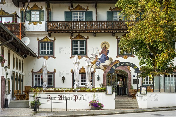 Hotel and Gasthof Zur Alten Post with Luflmalerei mural