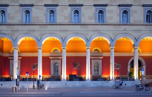 Exclusive office and residential building Palais at the Opera House with portico