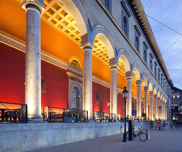 Exclusive office and residential building Palais at the Opera House with portico