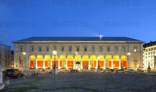 Exclusive office and residential building Palais at the Opera House with portico