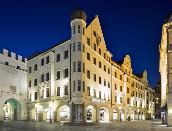 Oberpollinger shopping arcade