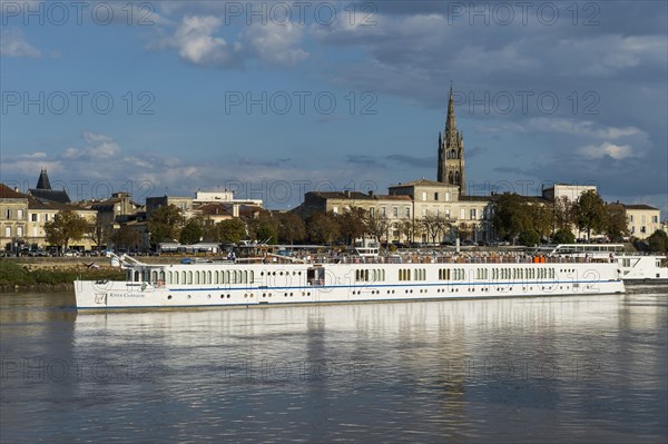 River cruise ship on the Dordogne river