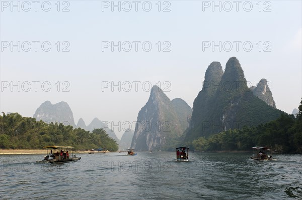 Simple rafts on the river