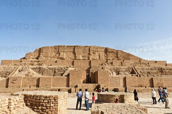 Middle-Elamite royal city with Ziggurat