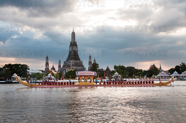 Anekchatbhuchongse royal barge