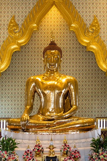 Wat Traimit Temple