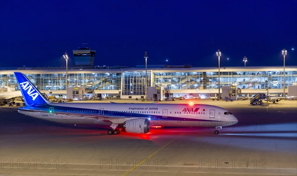 A Boeing 787-9 Dreamliner of the airline ANA rolling to the start at Munich Airport