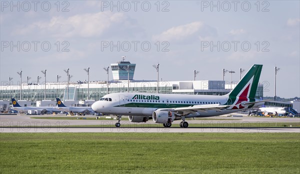 Alitalia Airbus A319-111