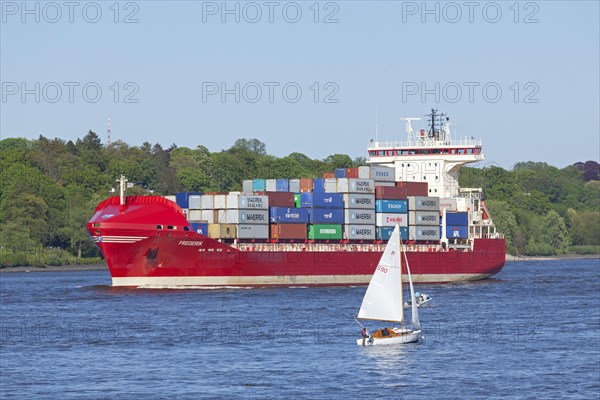 Container ship