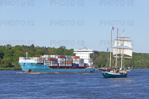 Container ship