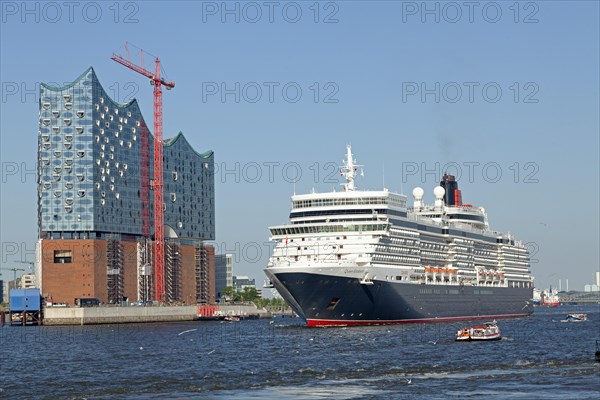 Cruise ship Queen Elizabeth