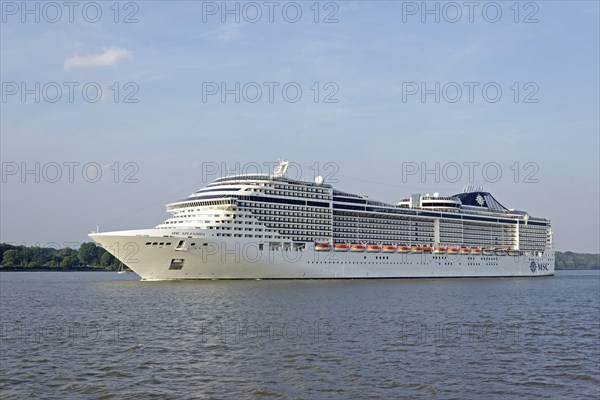 Cruise ship MSC Splendida on the Elbe