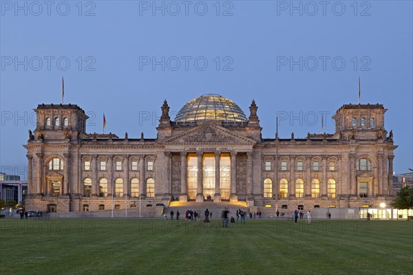 Reichstag parliament at dusk