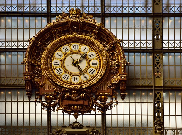 Belle Epoque train station clock