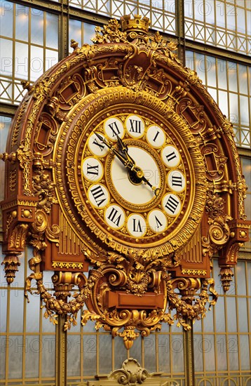 Belle Epoque train station clock