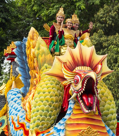 Dragon float