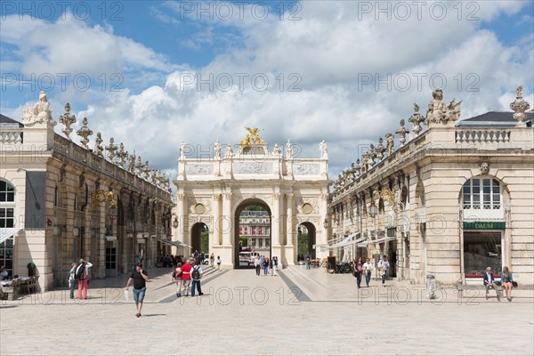 Triumphal Arch Arc Here