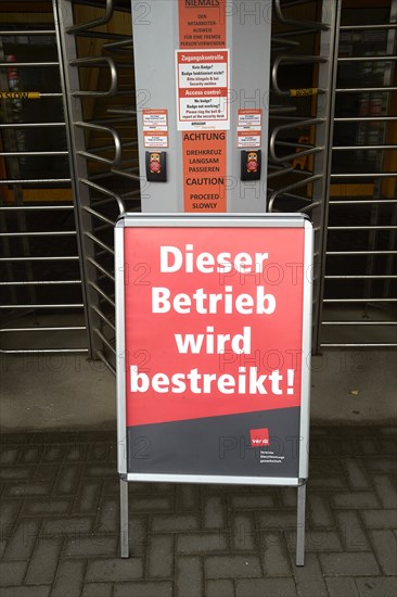 Strike signboard on 09.23.2015 at the gate of the Amazon building in Koblenz