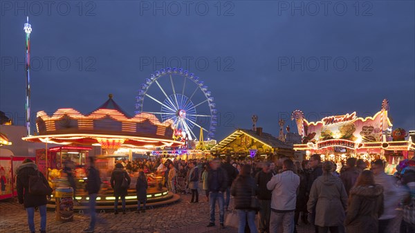 Ferris wheel at dusk