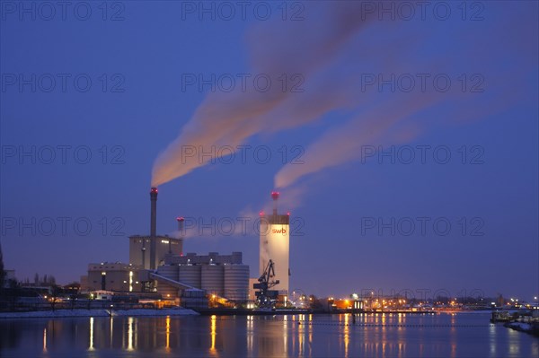 Heating station Bremen-Hastedt with smoke