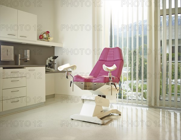 Gynaecological chair