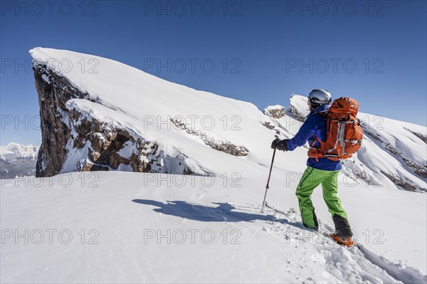 Ski touring in the ascent of the Little Seekofel in the Naturpark Fanes-Sennes-Prags in the Dolomites