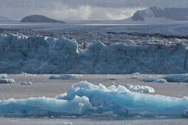 Ice drifting in the sea