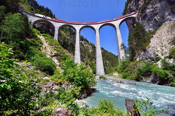 A train of the Rhaetian Railway on the Landwasser Viaduct