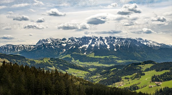 Snow-covered mountain range Zahmer Kaiser seen from the top of Spitzstein