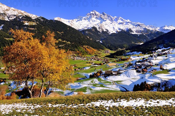 Oberhalbstein in autumn with the villages Savognin and Parsonz