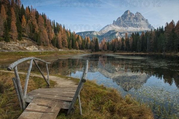 Lago d'Antorno in autumn