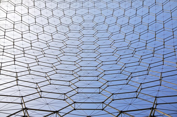 Geometric patterns from geodesic dome at American Society of Materials International headquarters