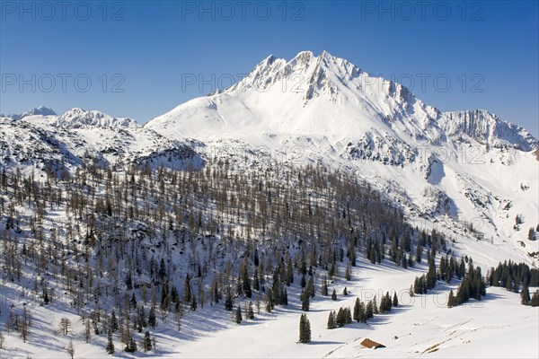 Mondscheinspitze Mountain in winter